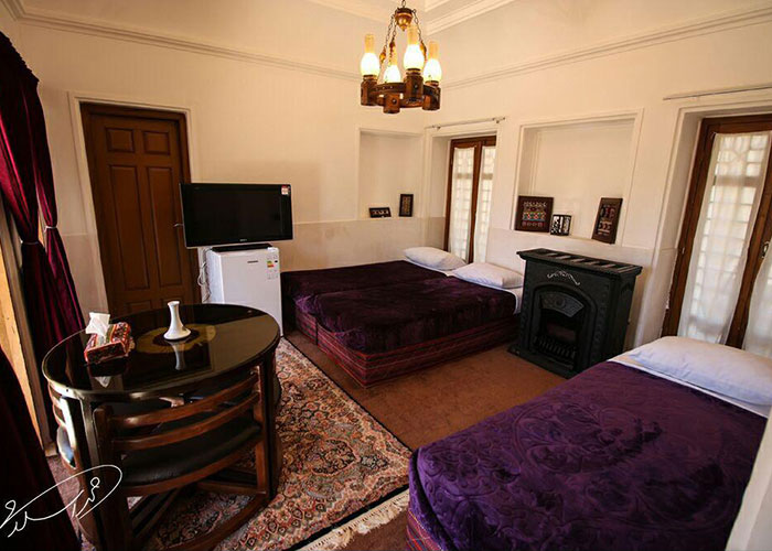 سوئیت سه تخته طبقه اول با دید به حیاط