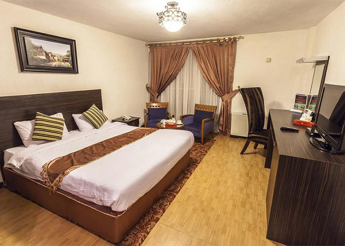 دو تخته رو به جنگل