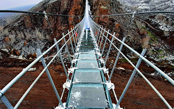 پل شیشه ای دربند هیر