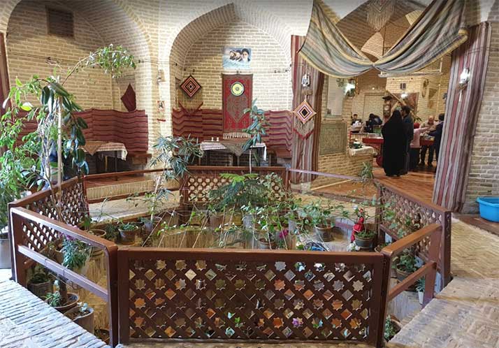 رستوران شاه عباسی میبد