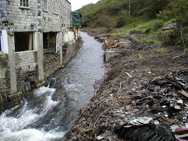 corniia-boscastle-village-flood-2004