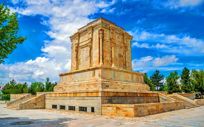 جاذبه&zwnj;های تاریخی مشهد