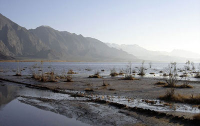 دریاچه&zwnj;های طشک و بختگان شهر نی&zwnj;ریز