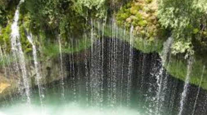 آبشار آب ملخ