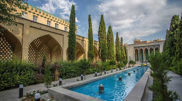 آرامگاه صائب تبریزی