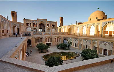 مدرسه آقابزرگ شهر کاشان