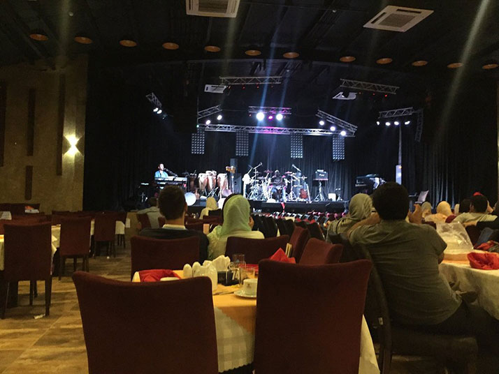 رستوران صفدری شاندیز