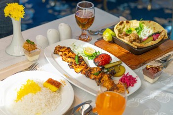 معرفی 5 مورد از رستوران های لاکچری مشهد + آدرس