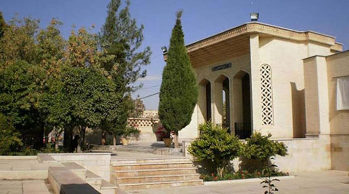 آرامگاه سیبویه شیراز