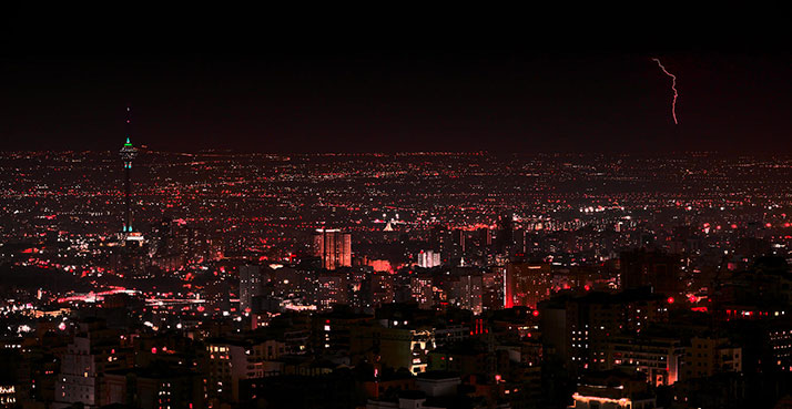 بام تهران در شب