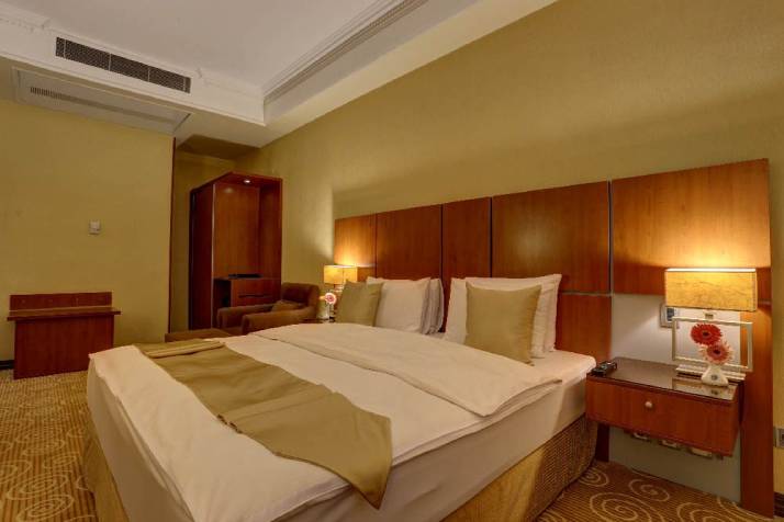 هتل بزرگ تهران در خیابان ولیعصر