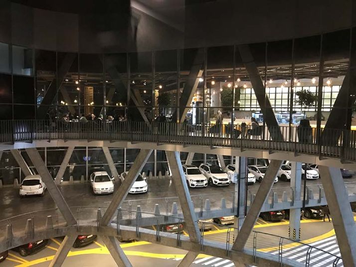 پارکینگ آوا سنتر