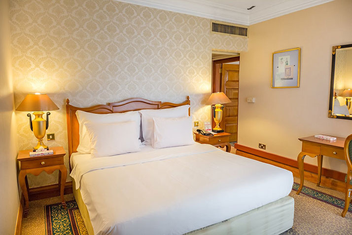 سوئیت کوچک برج شرقی هتل استقلال