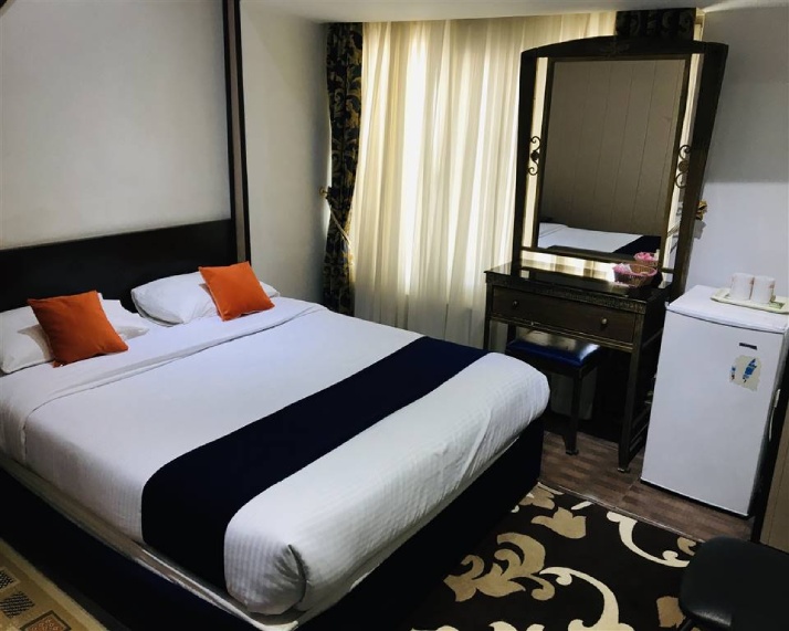 هتل ثامن تهران