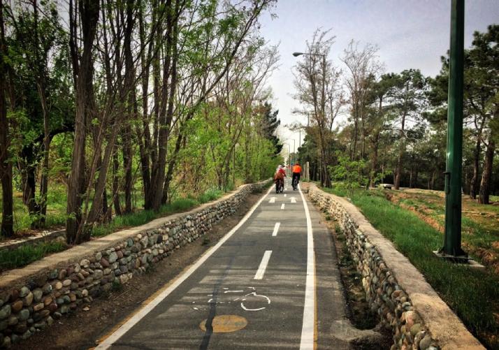 پارک جنگلی چیتگر در غرب تهران