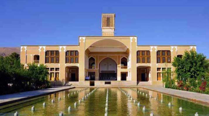 باغ صدری تفت در فاصله اصفهان تا یزد